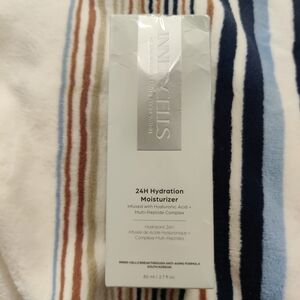 24H Hydration Moisturizer - Silver and White